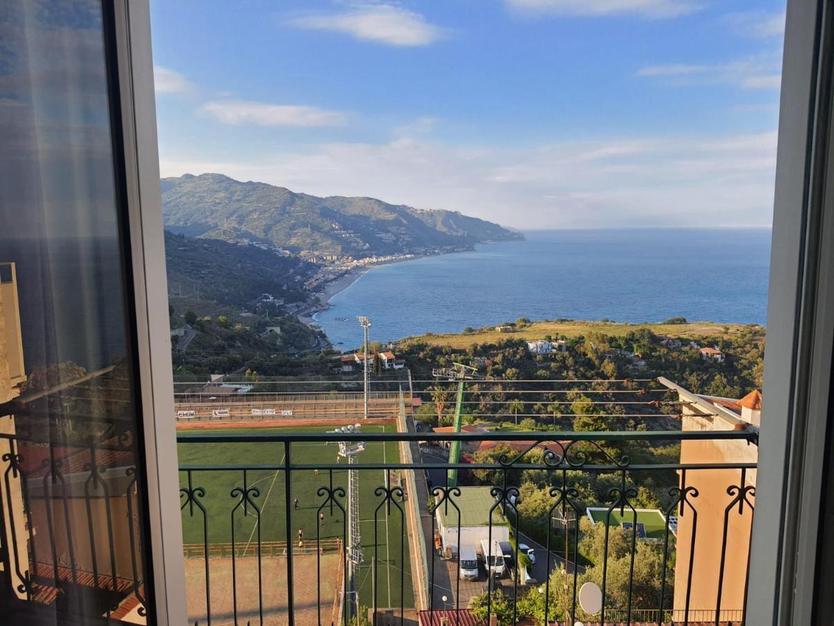 Treis Akra Alto By Holiday Word Apartment Taormina
