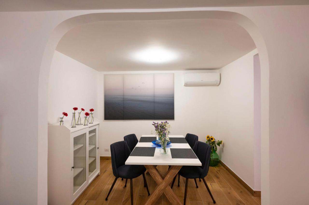 Diomira Apartment *