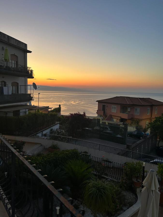 Suite Apartment Taormina Guest house *