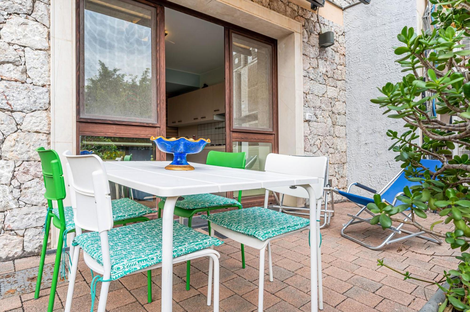 Apartment Cozy X4 - 300 M Far From Isola Bella