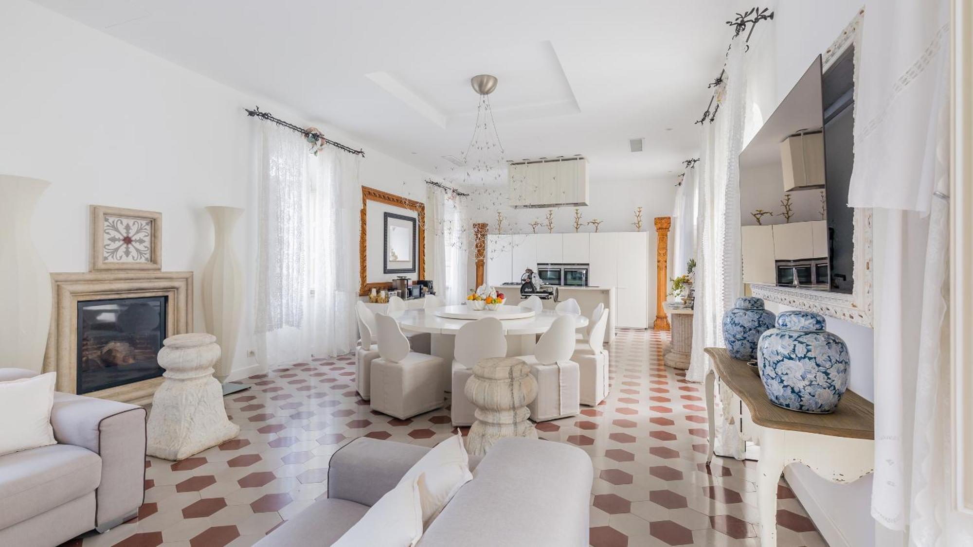 Villa Urbis Taormina, Luxury In The Heart Of With Swimming Pool & Lift