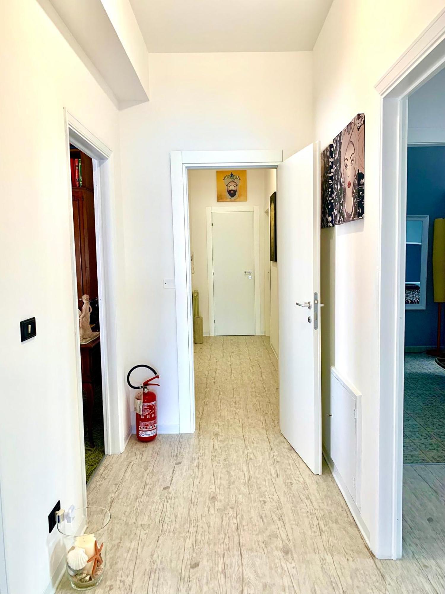 Spacious In With Sea View And Balconies