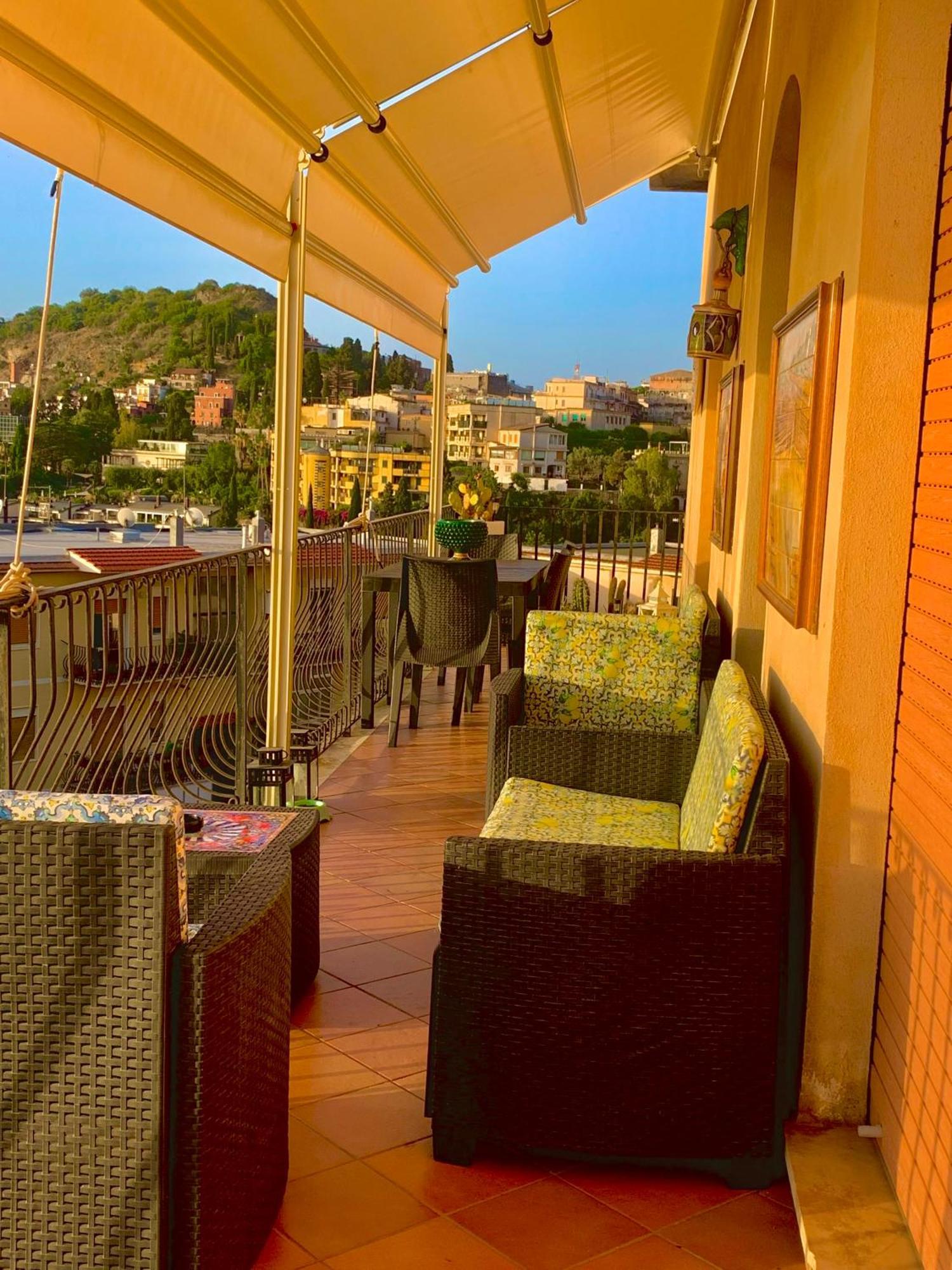 Spacious In With Sea View And Balconies *