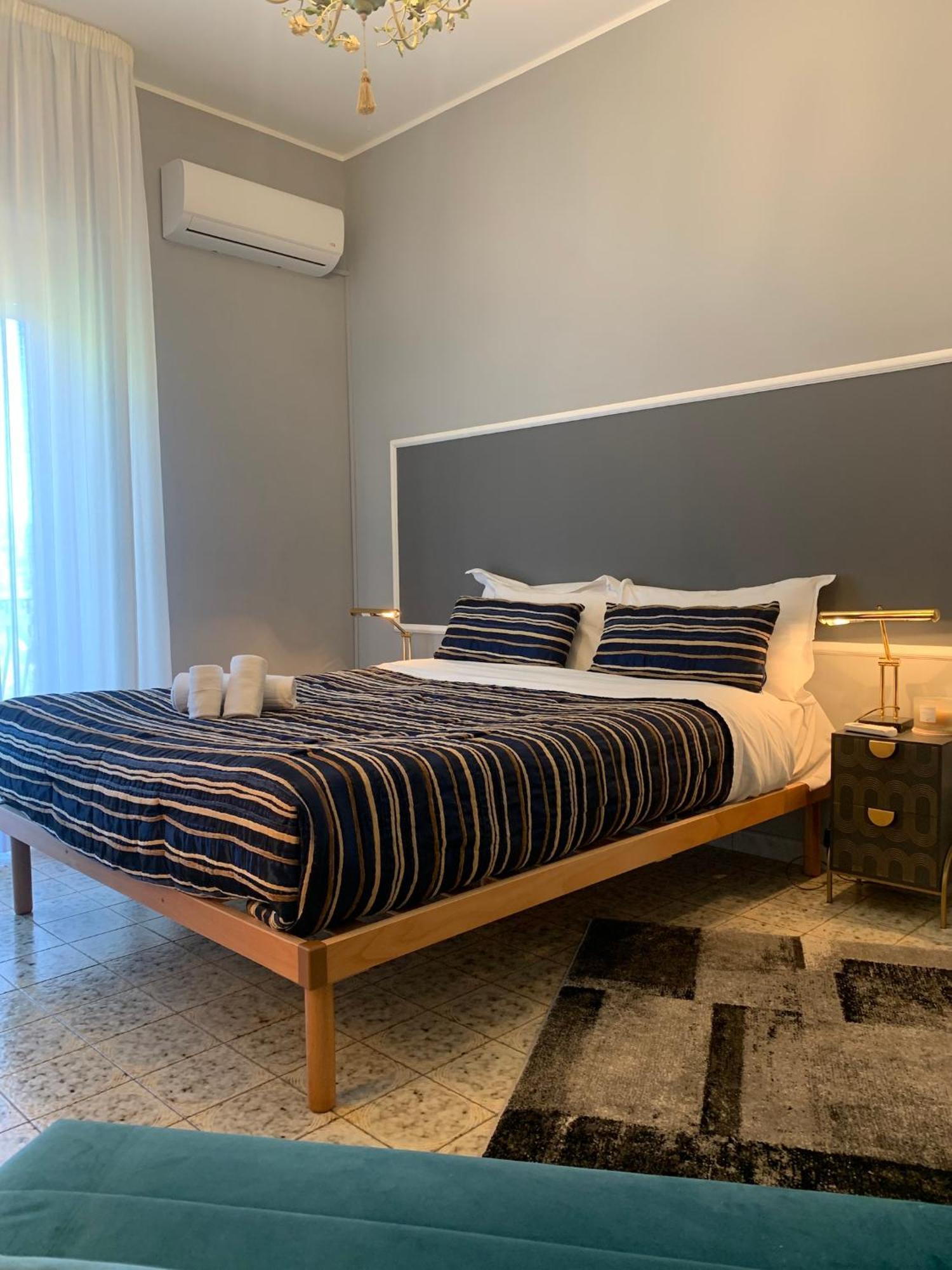 Spacious In With Sea View And Balconies Taormina