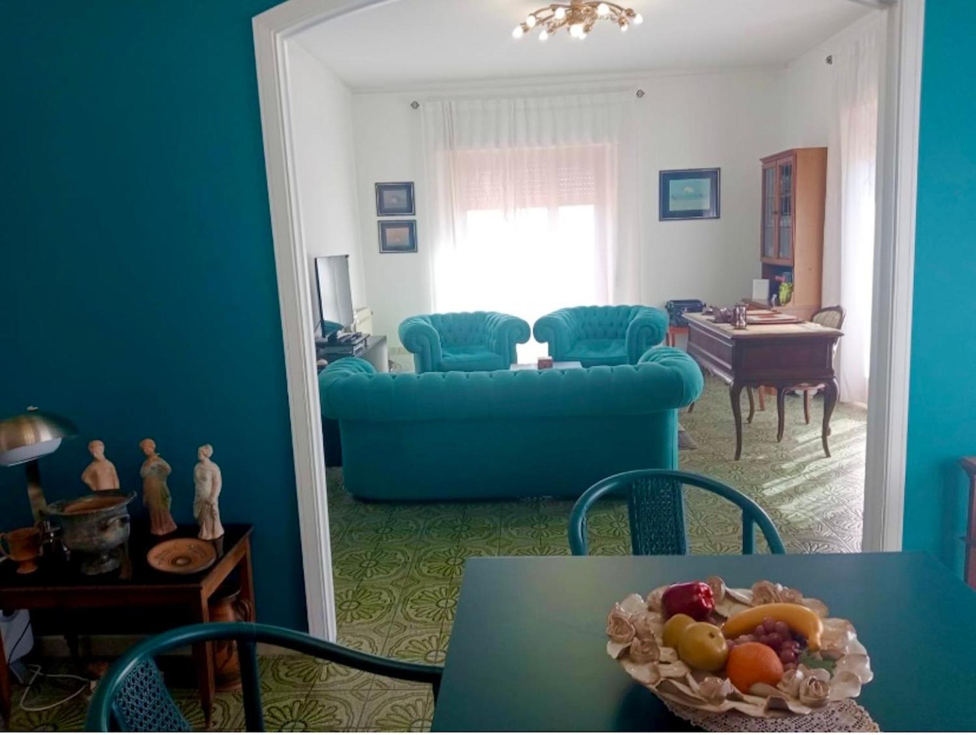 Spacious In With Sea View And Balconies Apartment *