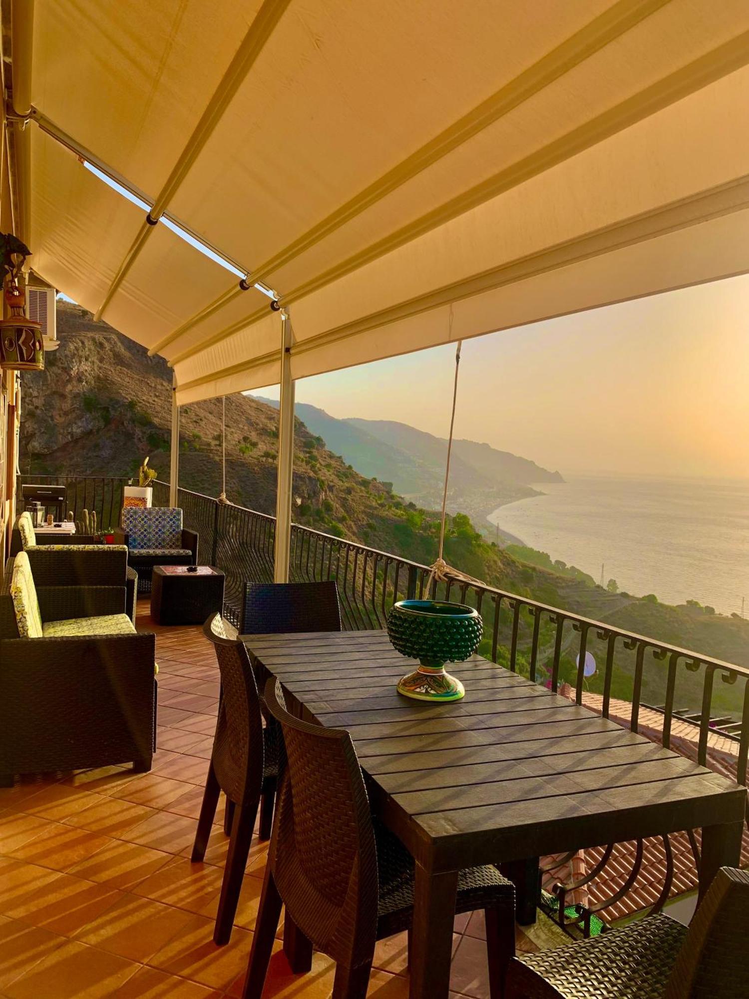 Spacious In With Sea View And Balconies