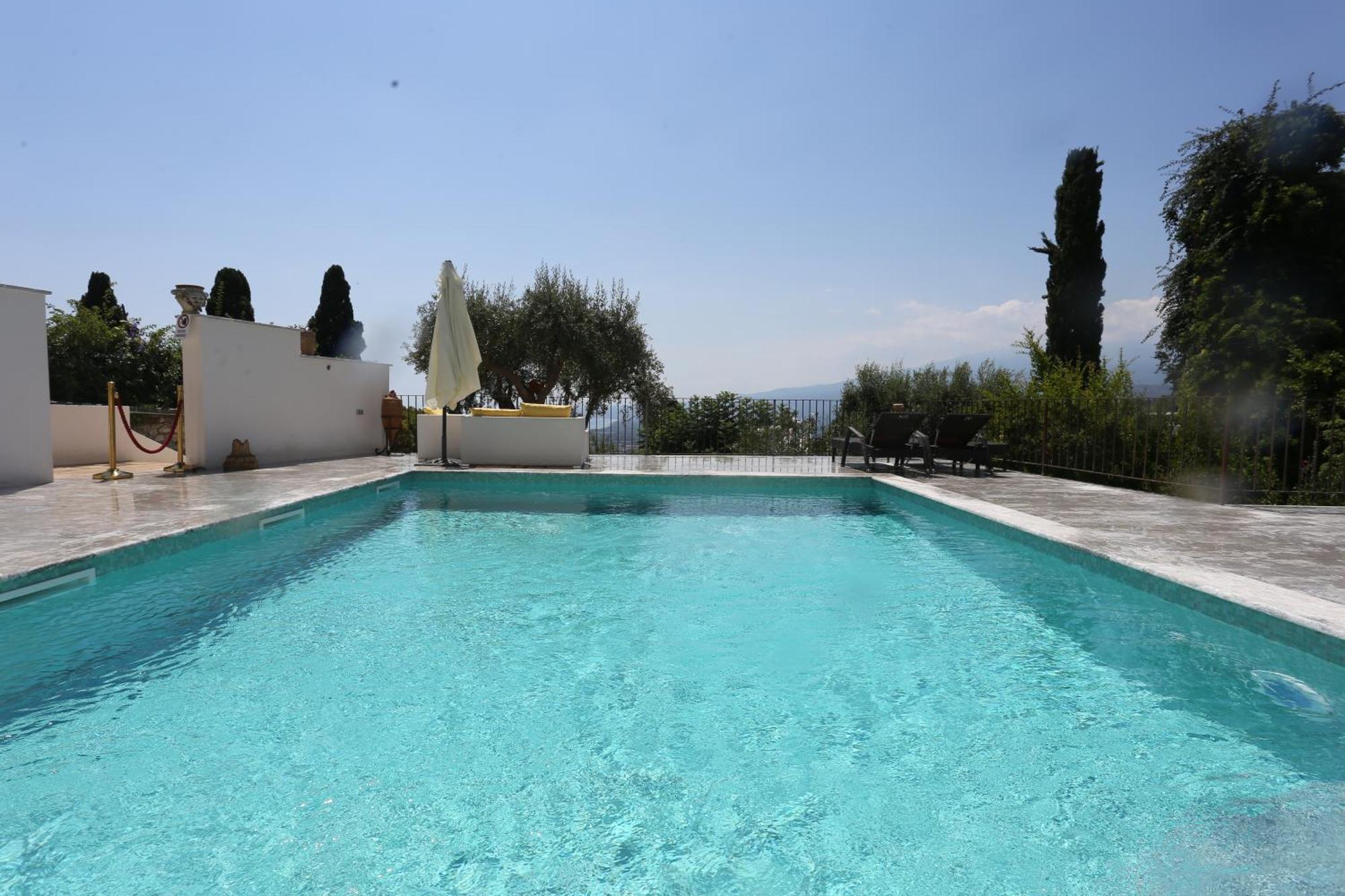 Casa Cuseni, Residenza D'artista, Museo E Giardino Storico 3* Taormina