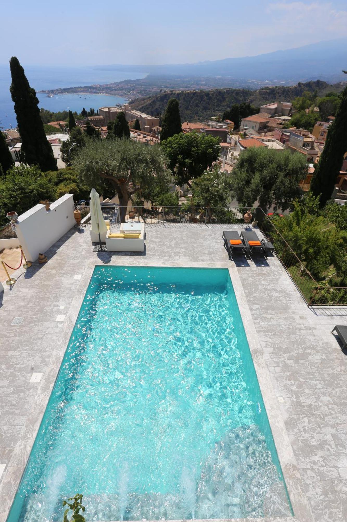Casa Cuseni, Residenza D'artista, Museo E Giardino Storico