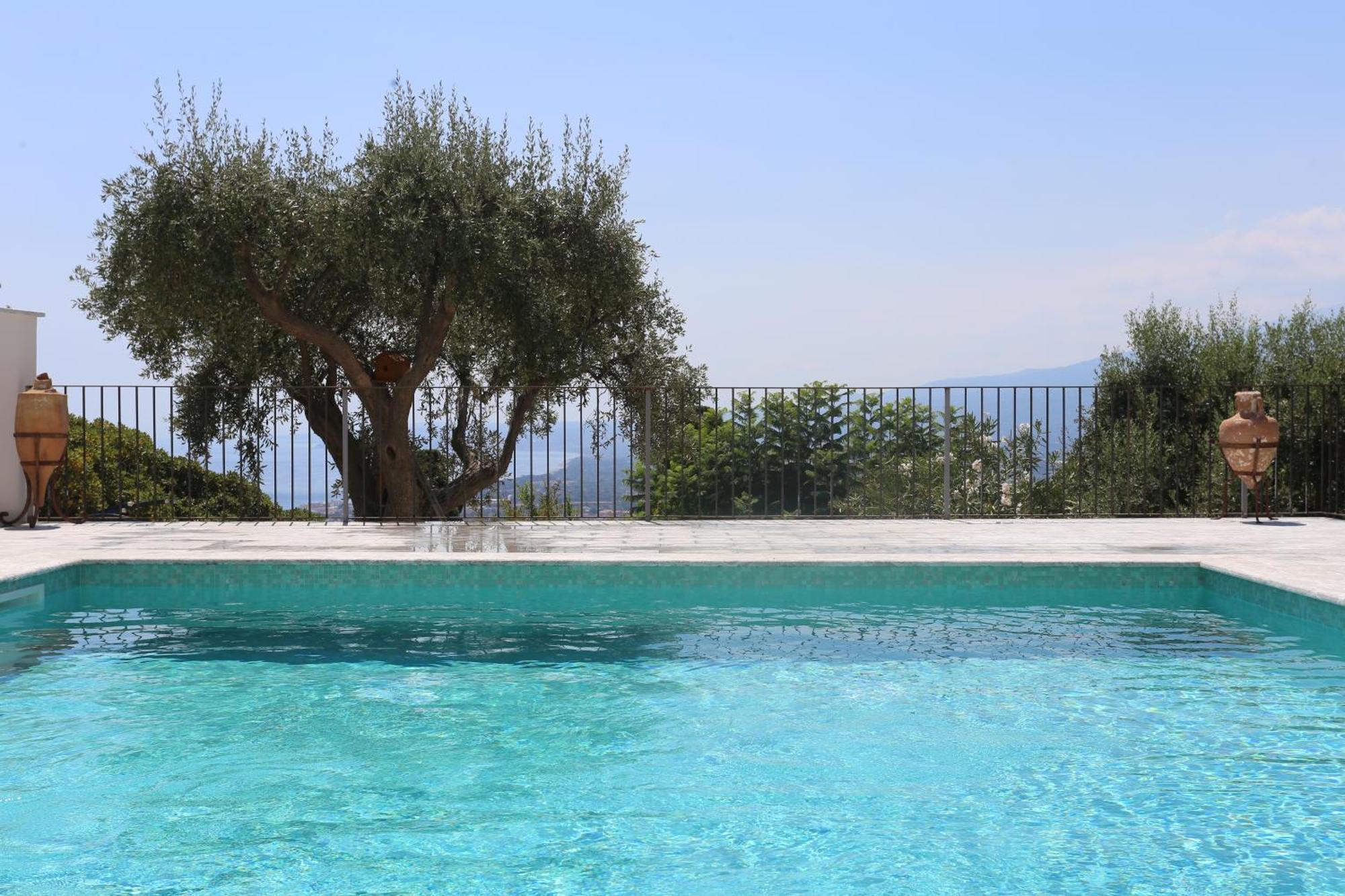 Casa Cuseni, Residenza D'artista, Museo E Giardino Storico Bed & Breakfast 3*
