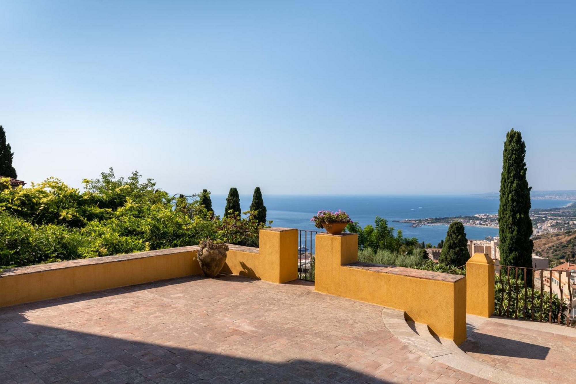 Casa Cuseni, Residenza D'artista, Museo E Giardino Storico 3*