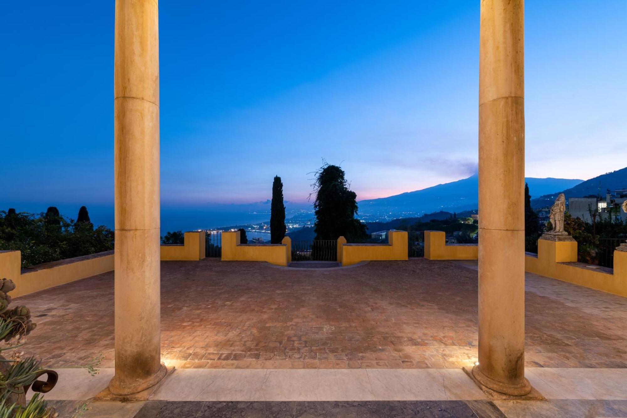 Casa Cuseni, Residenza D'artista, Museo E Giardino Storico