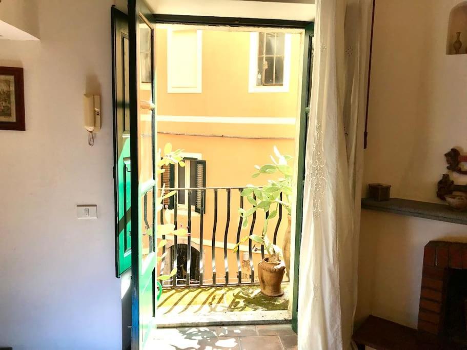 A Due Passi Dal Teatro *