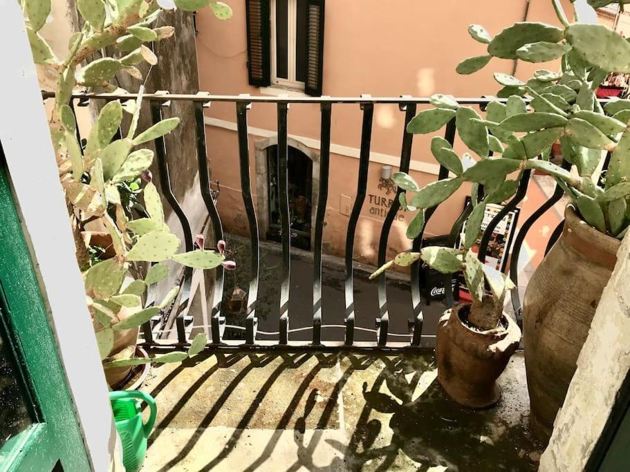 A Due Passi Dal Teatro Taormina
