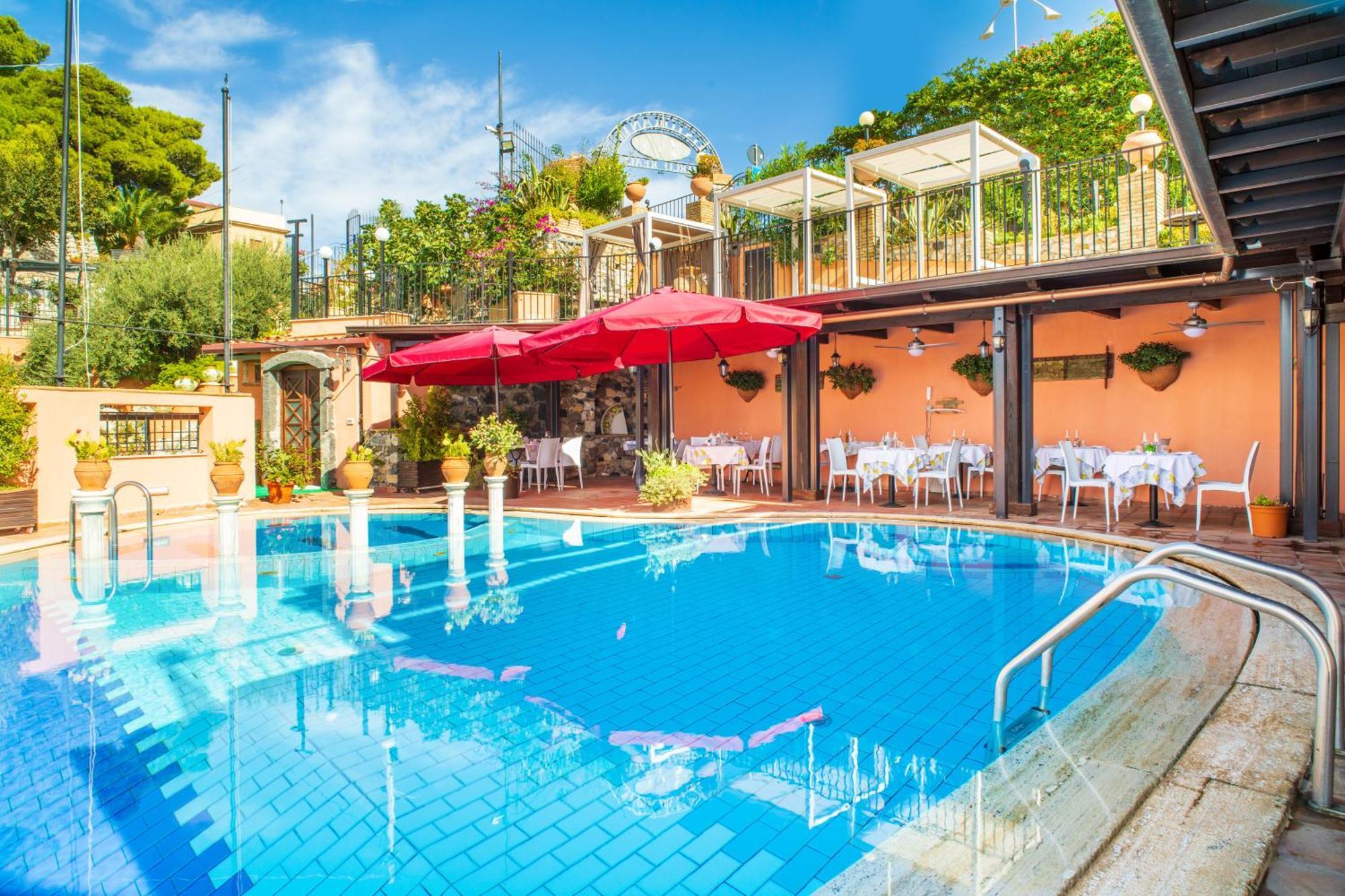 Sonia Hotel 4*