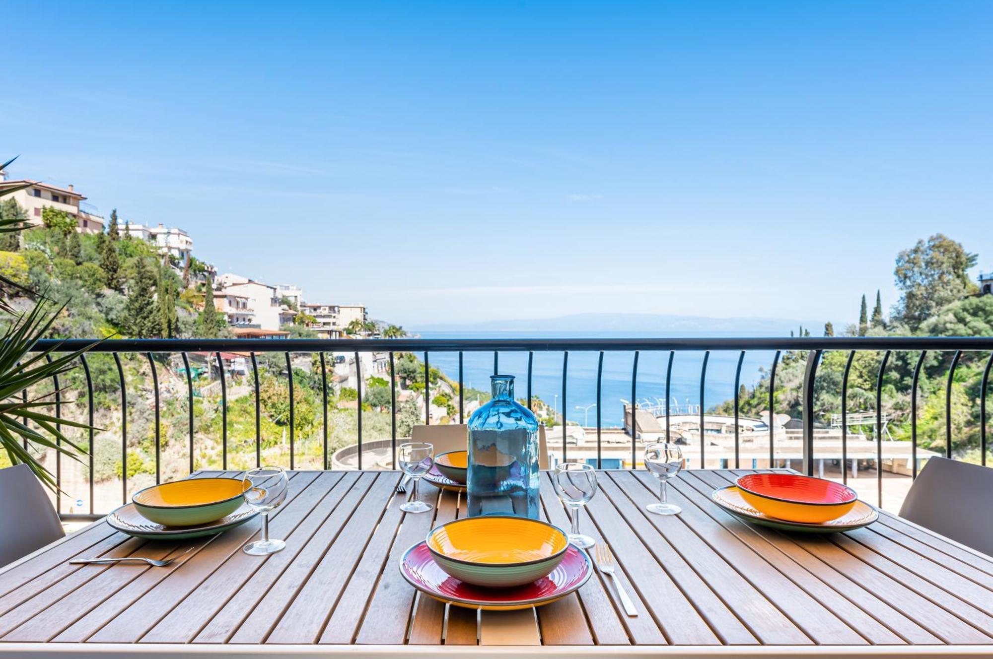 Lovely Sea View - Swimming Pool Apartment *