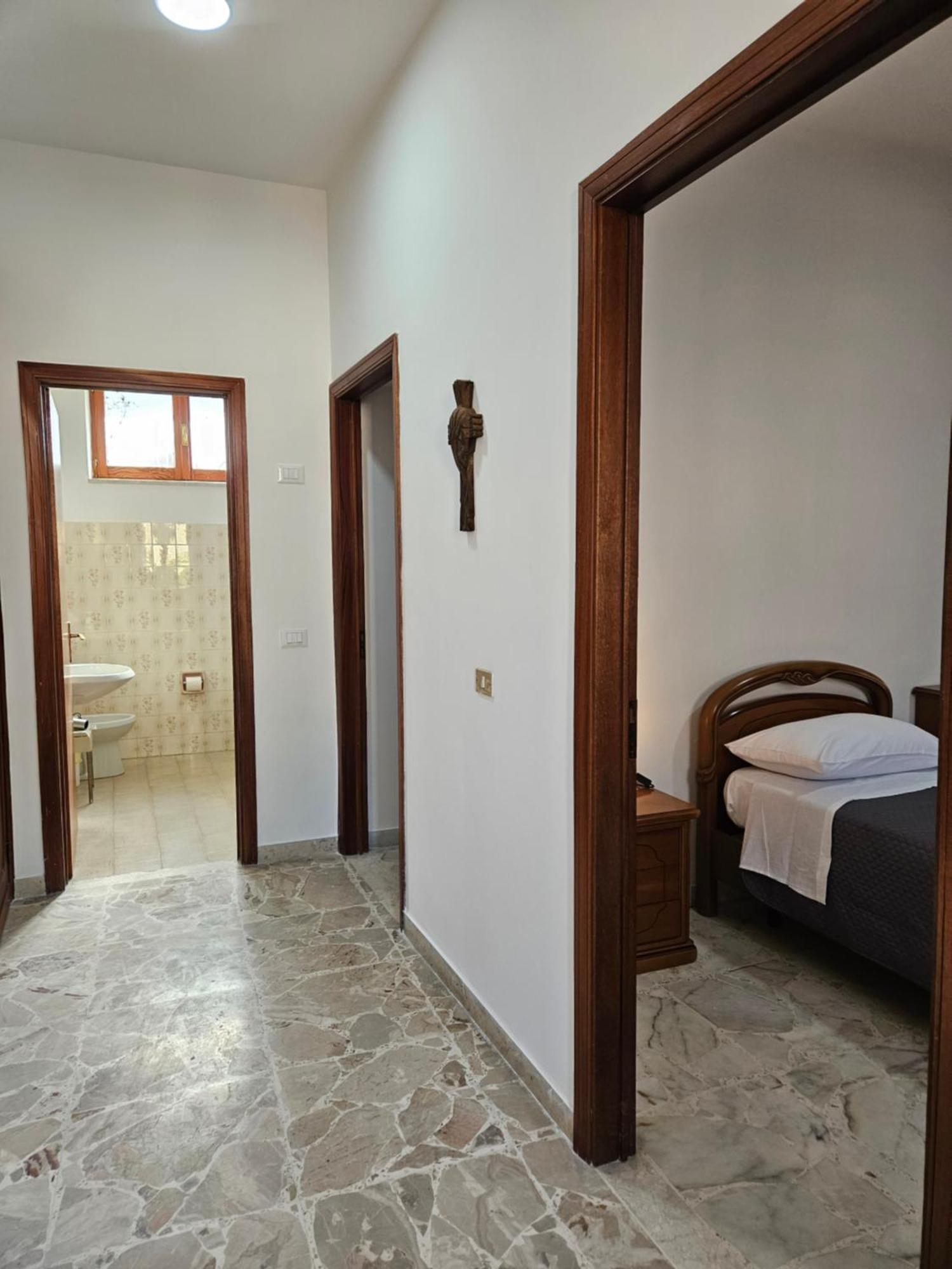 Porta Messina Guest house *