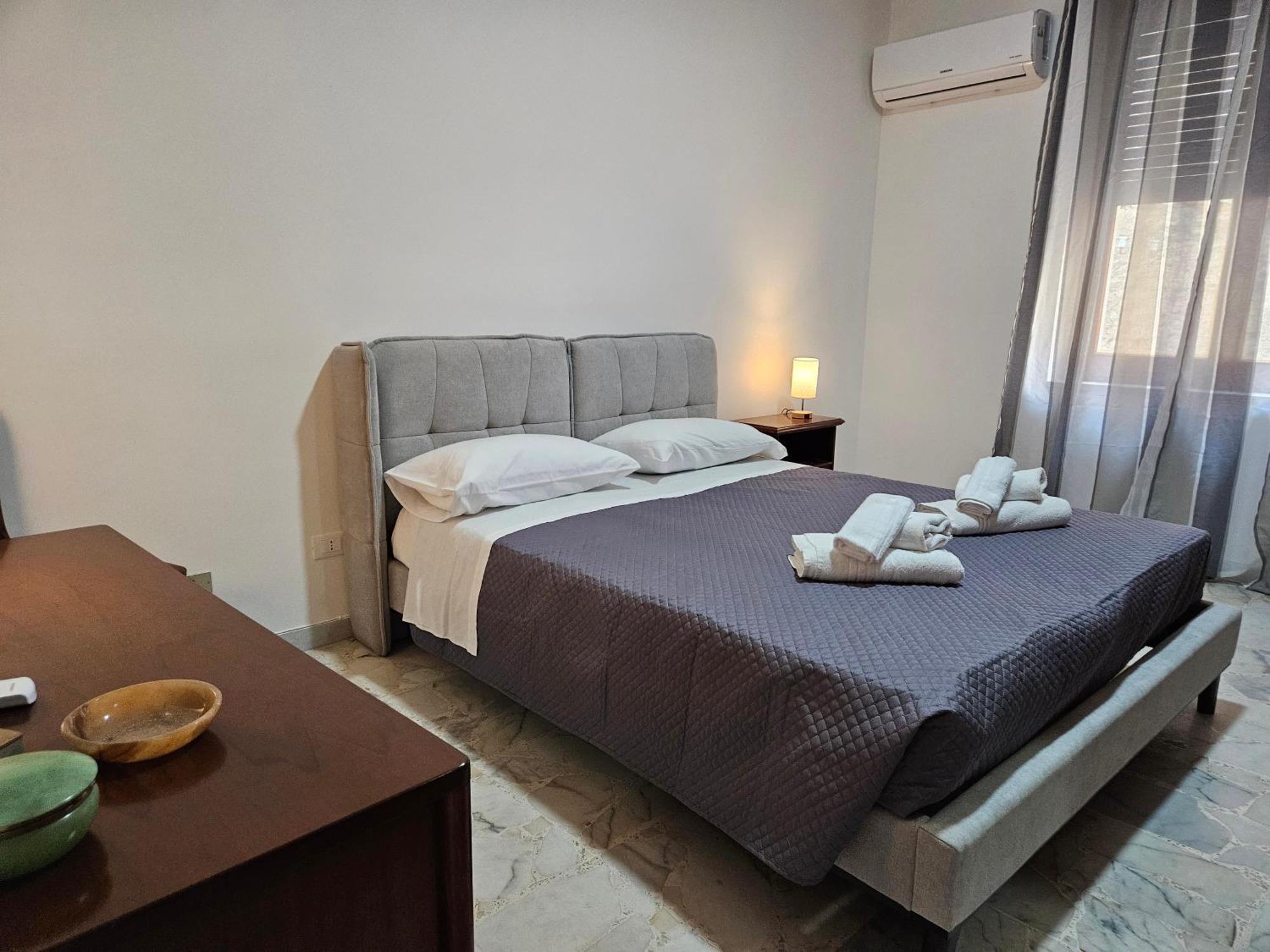 Porta Messina Guest house *