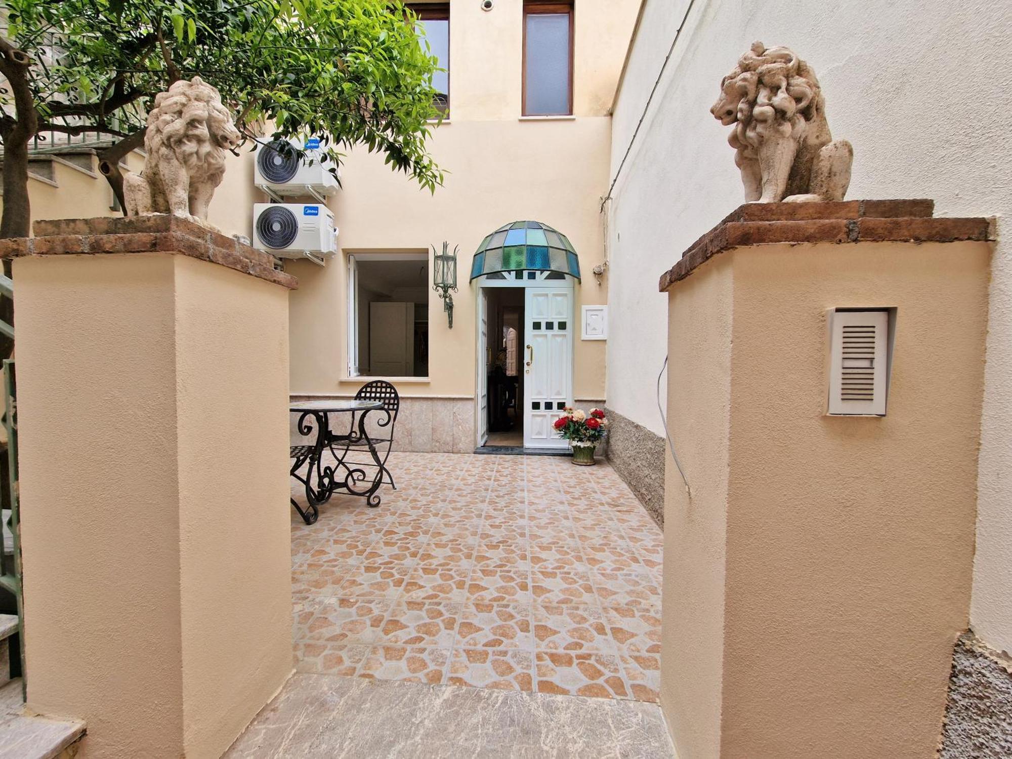 Apartment La Baronessa Charming House With Parking *