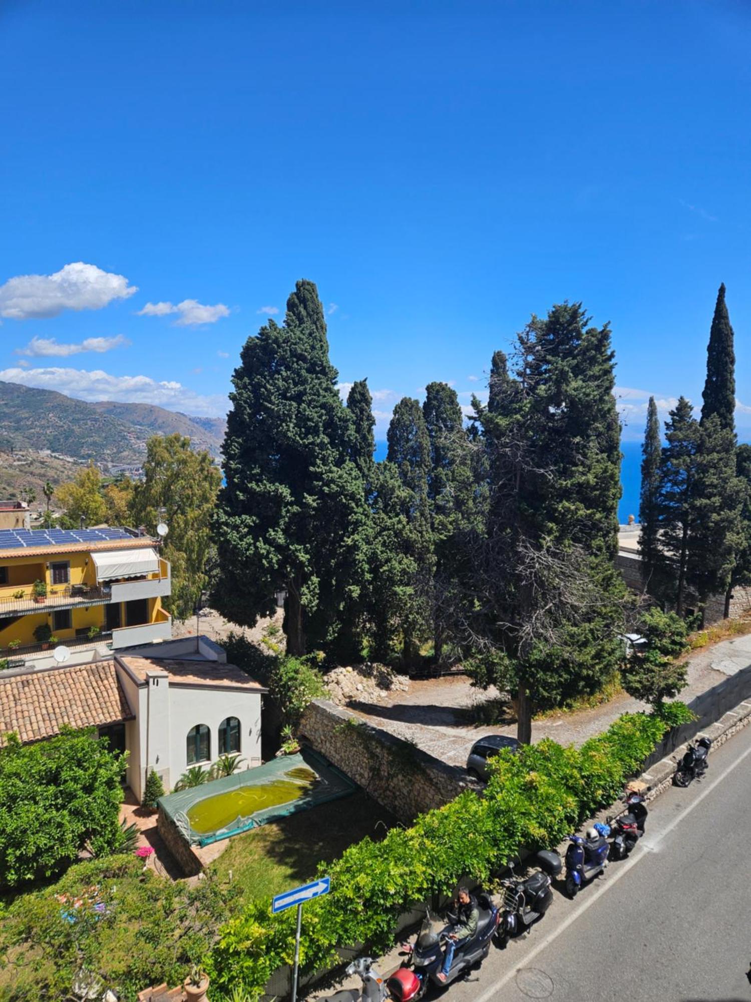 Porta Messina Guest house *