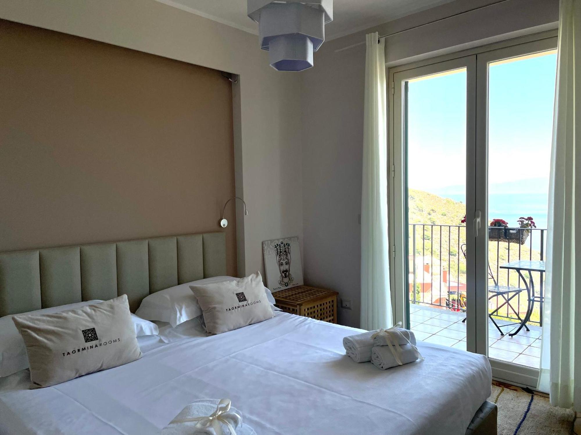 Villa Da Vinci Luxury Panoramic Apartments - Taormina Rooms Collection