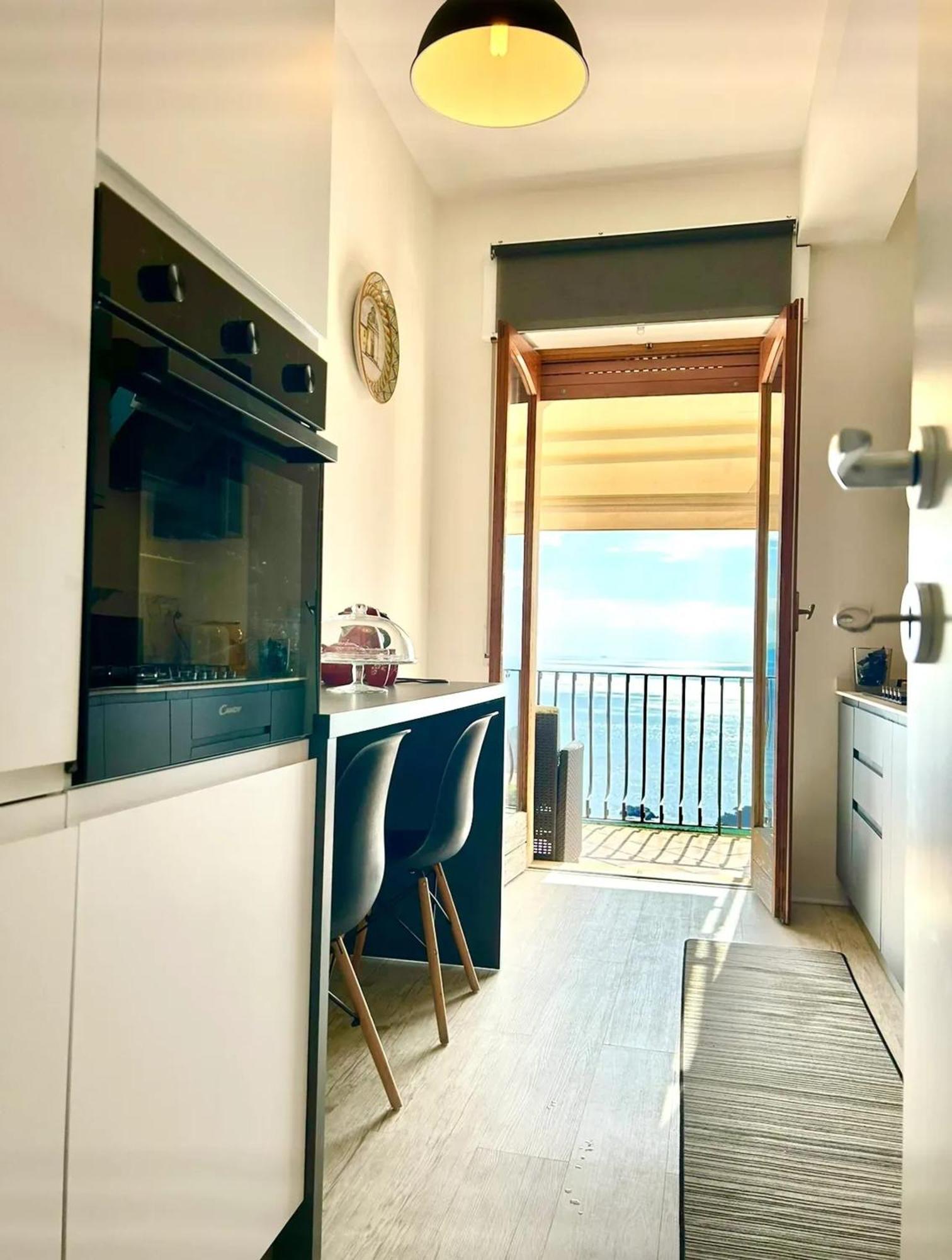 Spacious In With Sea View And Balconies *