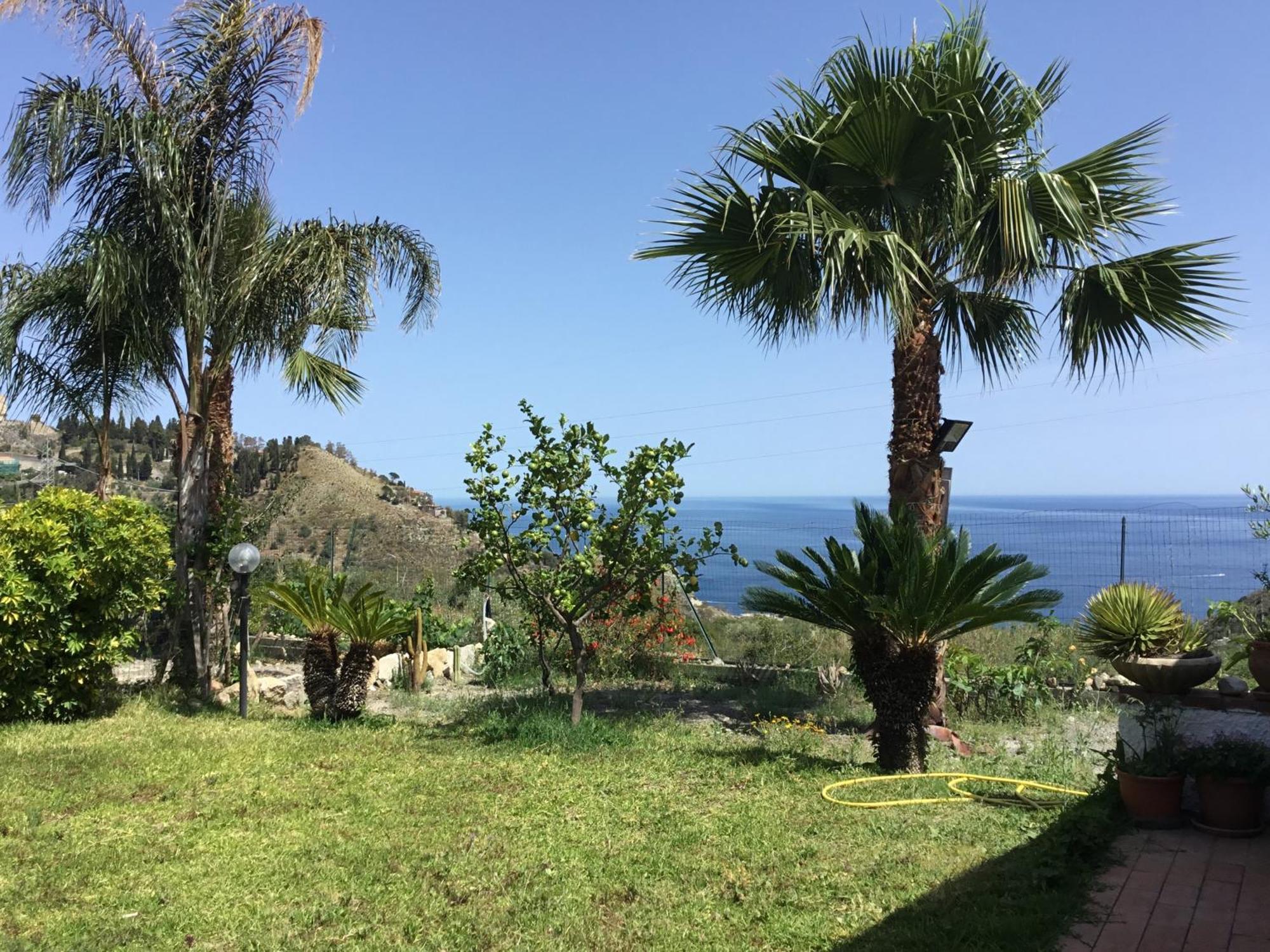 Holidaysora Taormina - Il Giardino Di Graziella Apartment