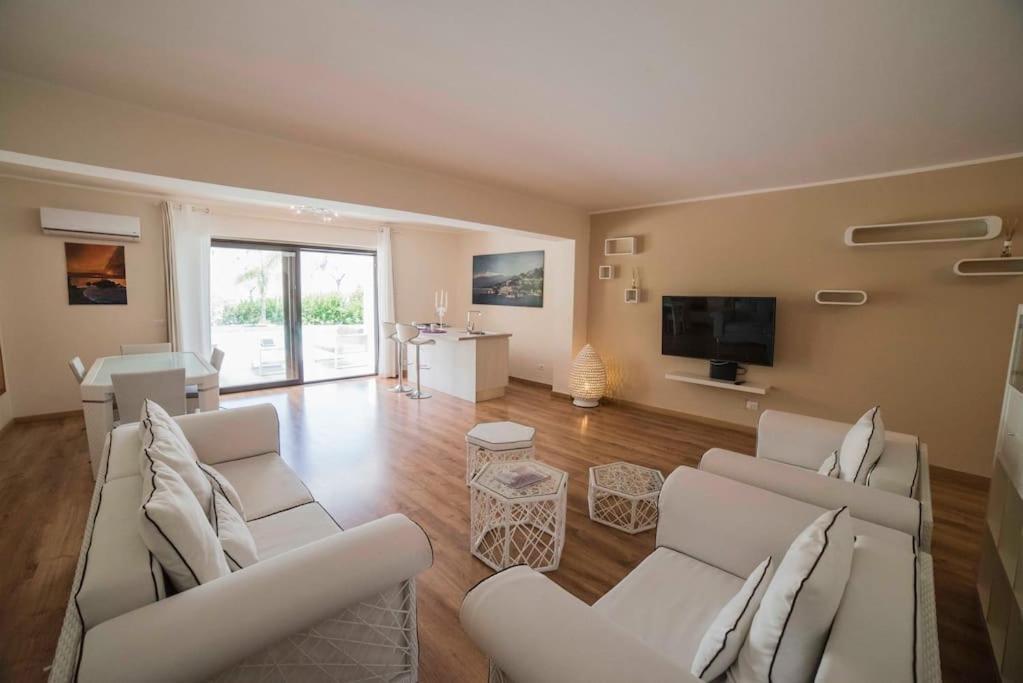 Villa Private Modern In Taormina