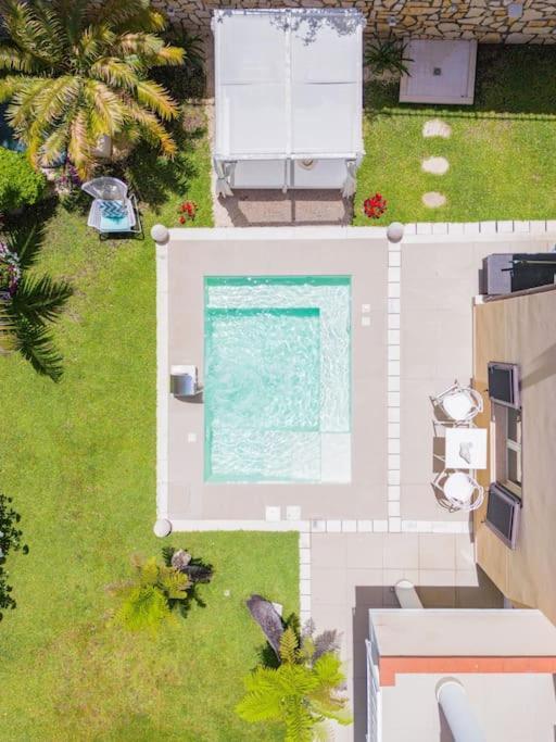Private Modern In Villa Taormina
