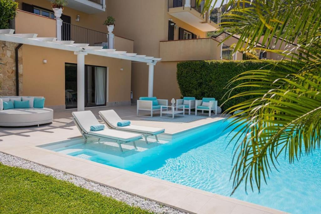 Villa Private Modern In *