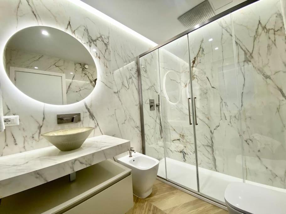 Private Modern In *