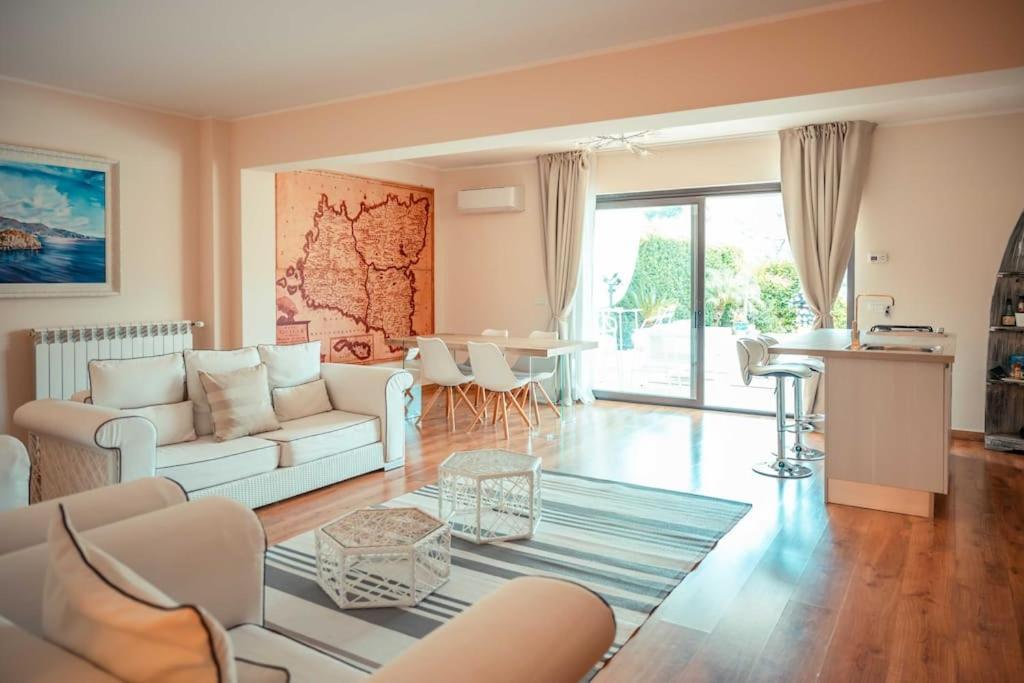 Private Modern In Villa