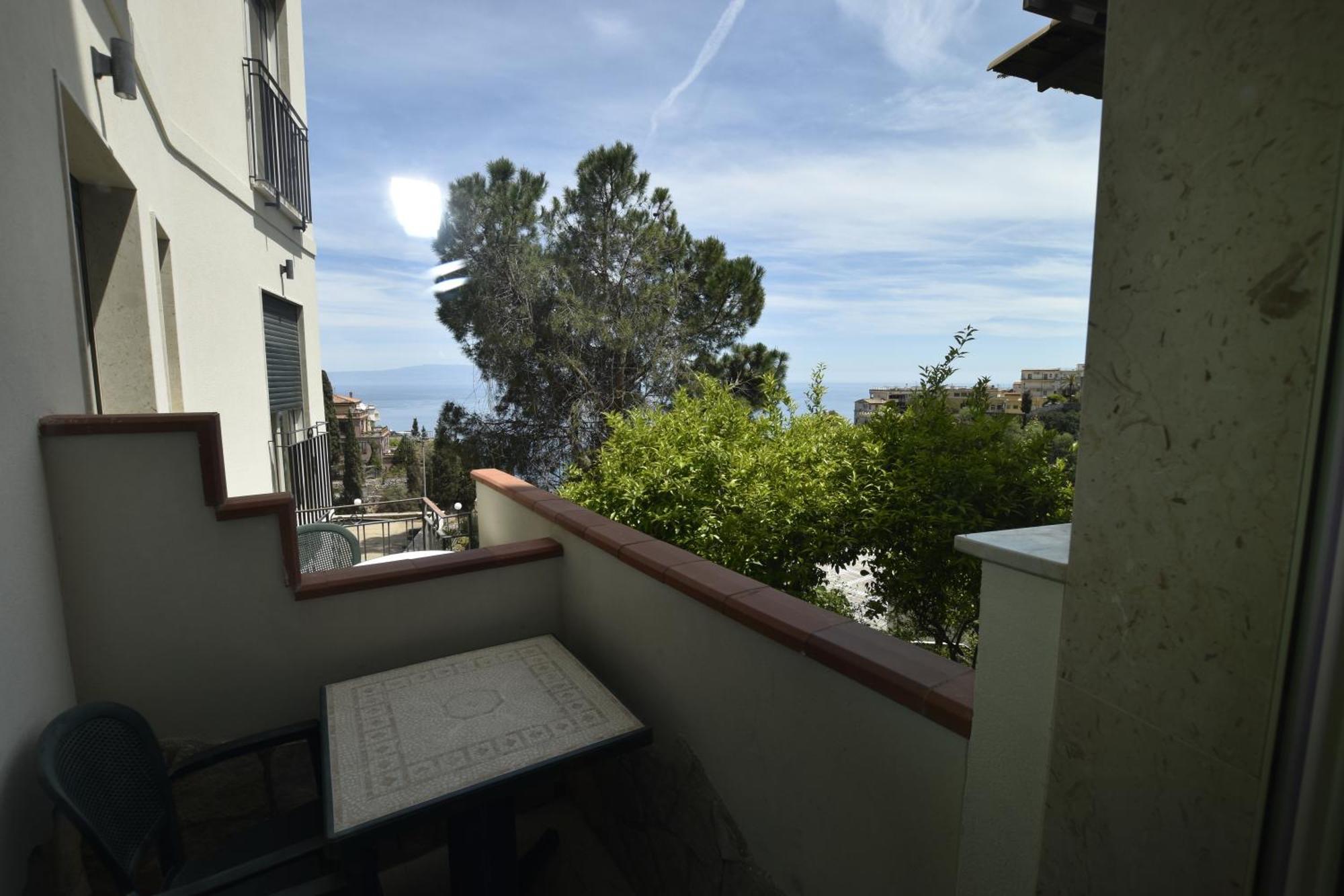 Condor Hotel 3*