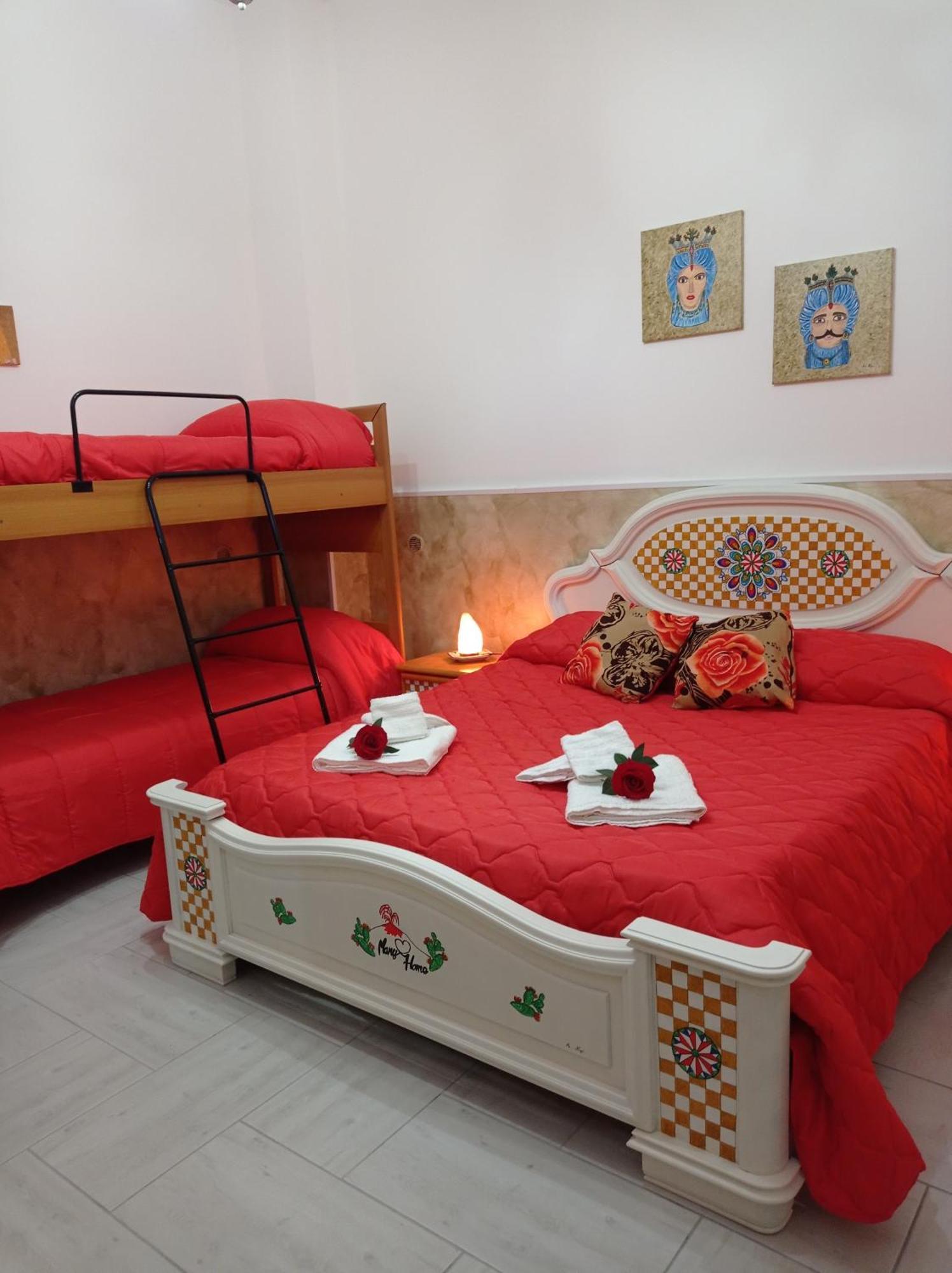 Mary - Casa Taormina