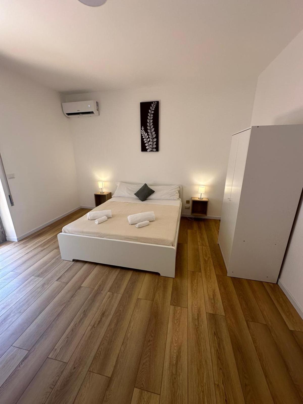 We Center With Parking * Taormina
