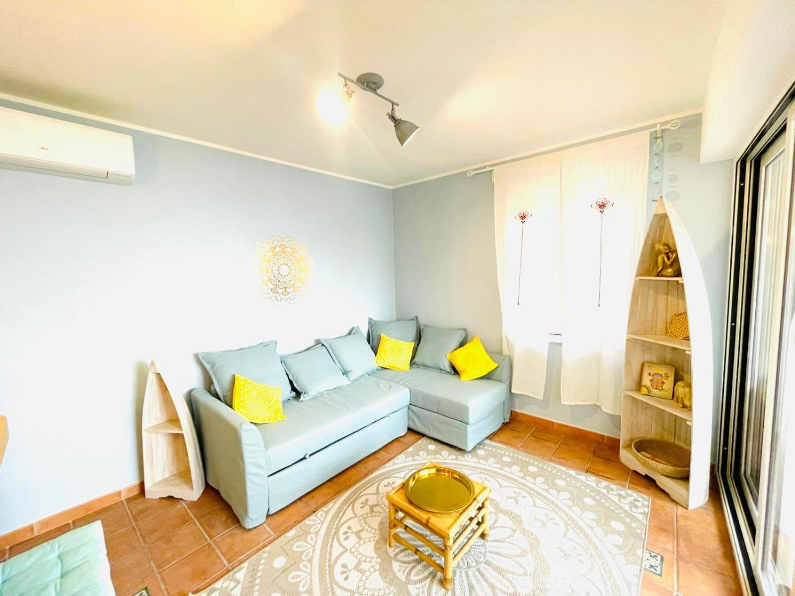 Apartment White Blossom *