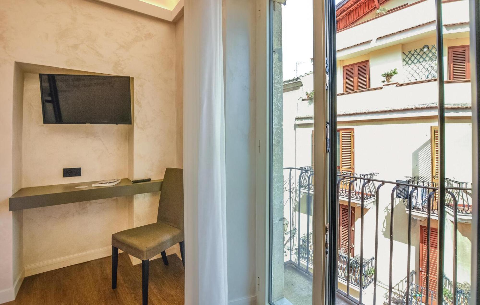 Amazing In With Kitchen Apartment