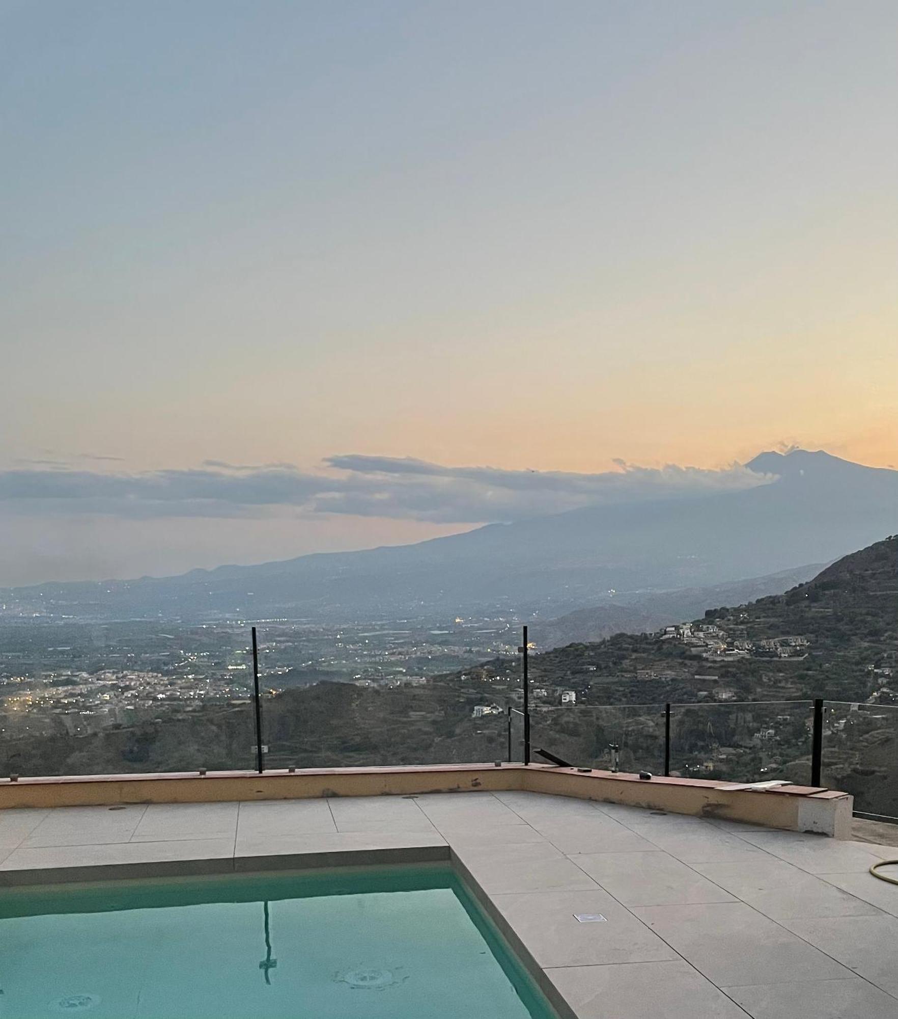 Villa Da Vinci Luxury Panoramic Apartments - Taormina Rooms Collection *