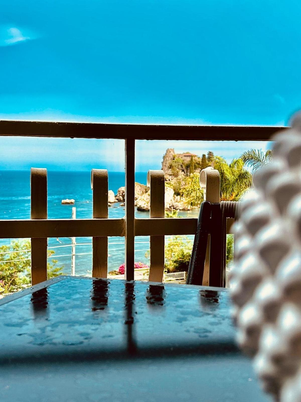 Apartment Frontemare Isola Bella By Holidays Taormina