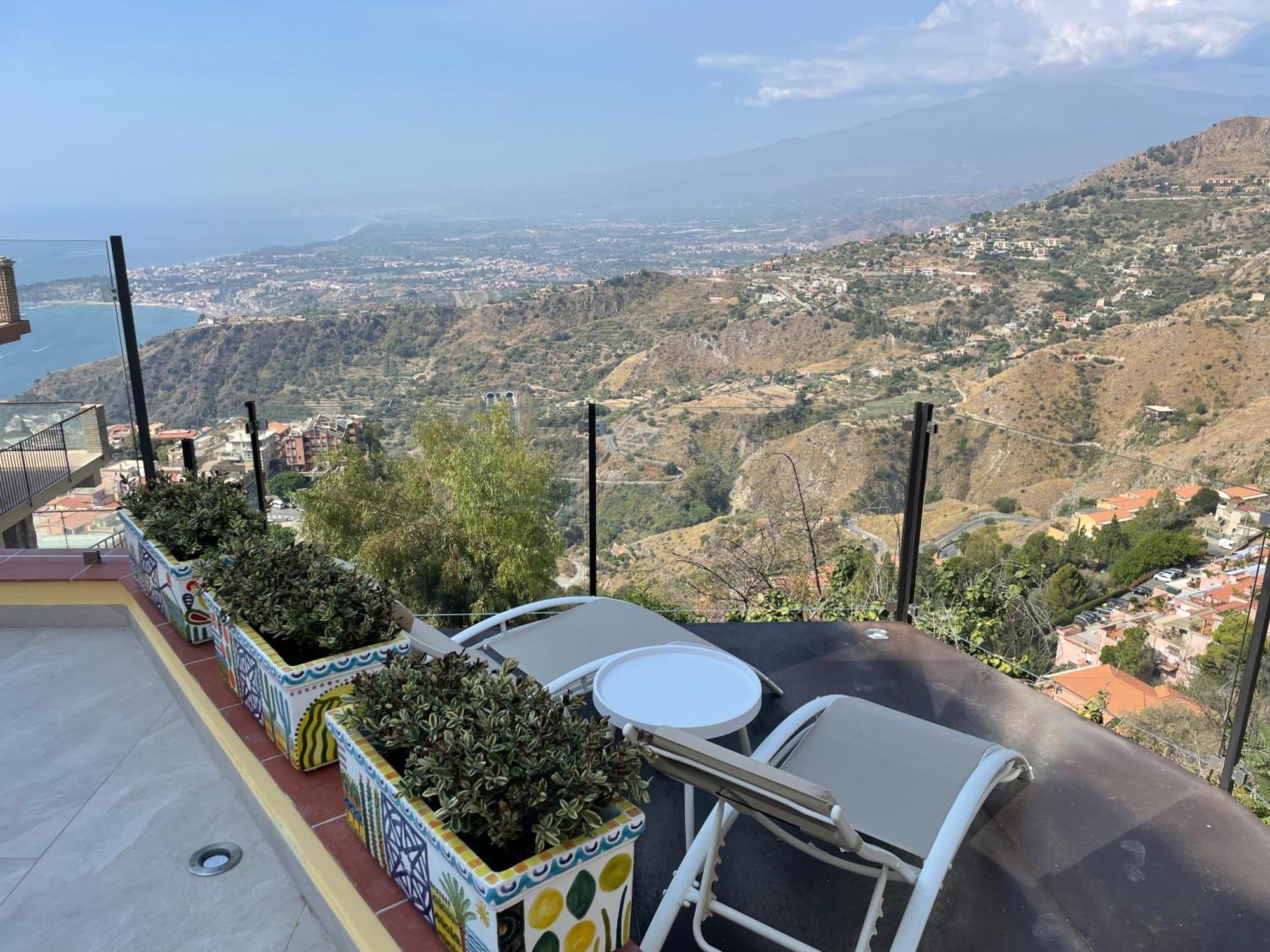 Villa Da Vinci Luxury Panoramic Apartments - Taormina Rooms Collection * Taormina