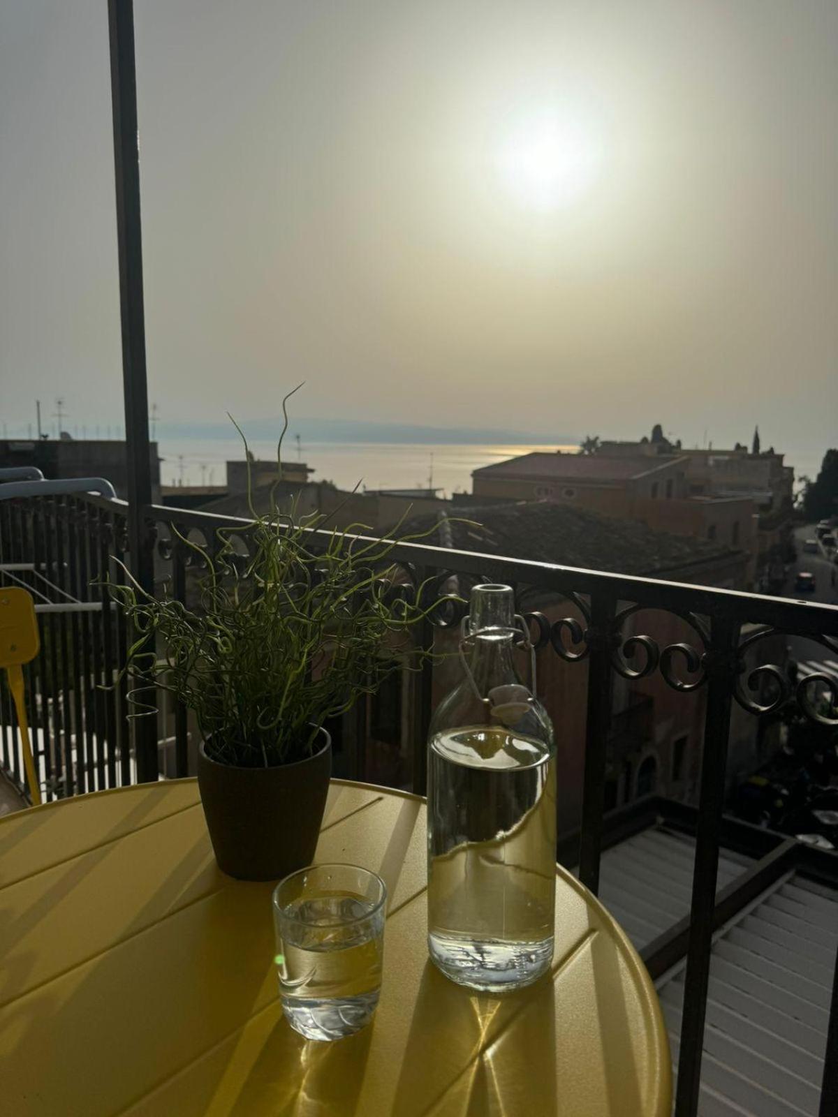 C'est La Vie Apartment *