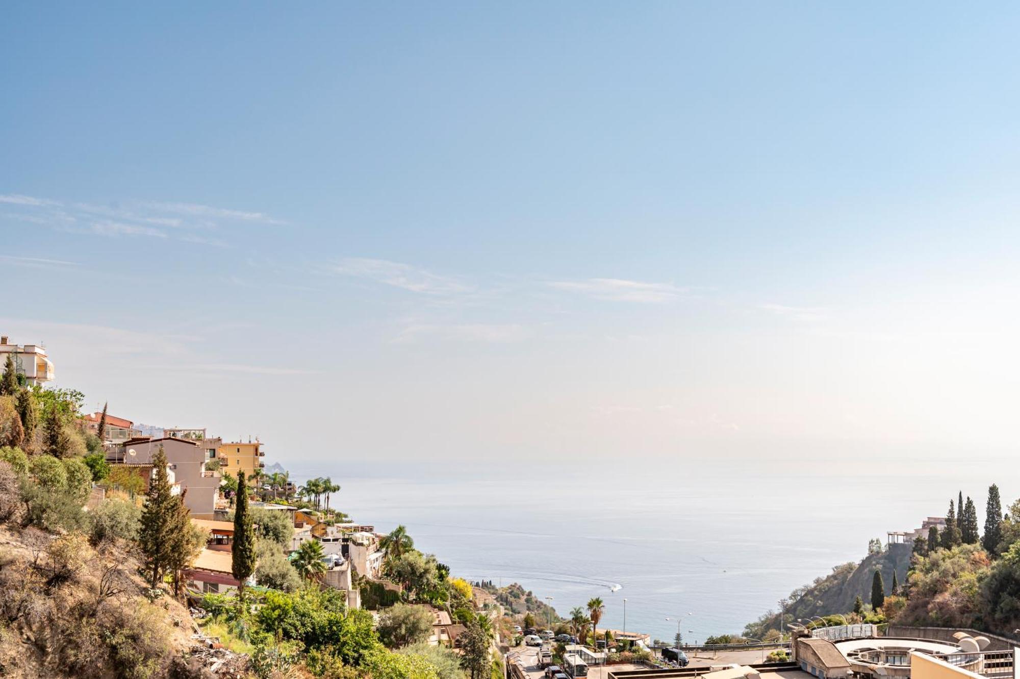 Lovely With Romantic Sea View