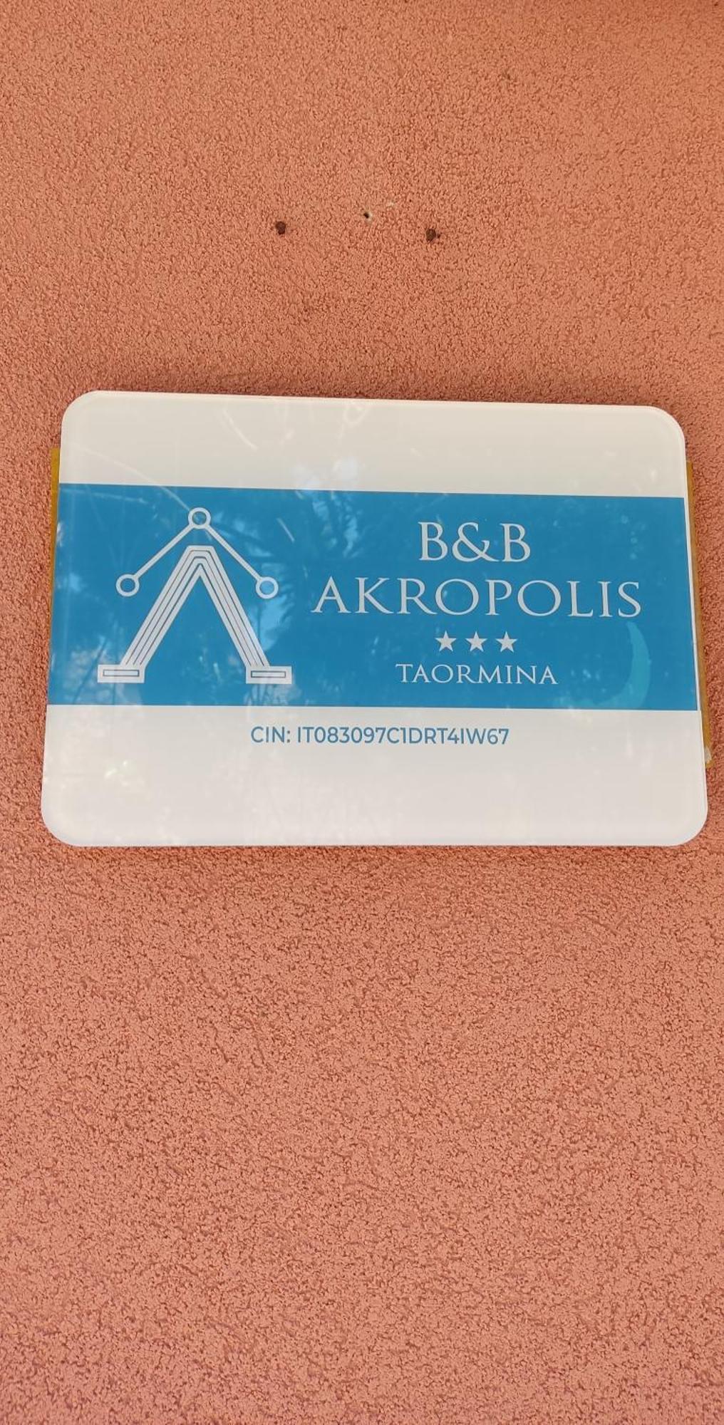 Akropolis *
