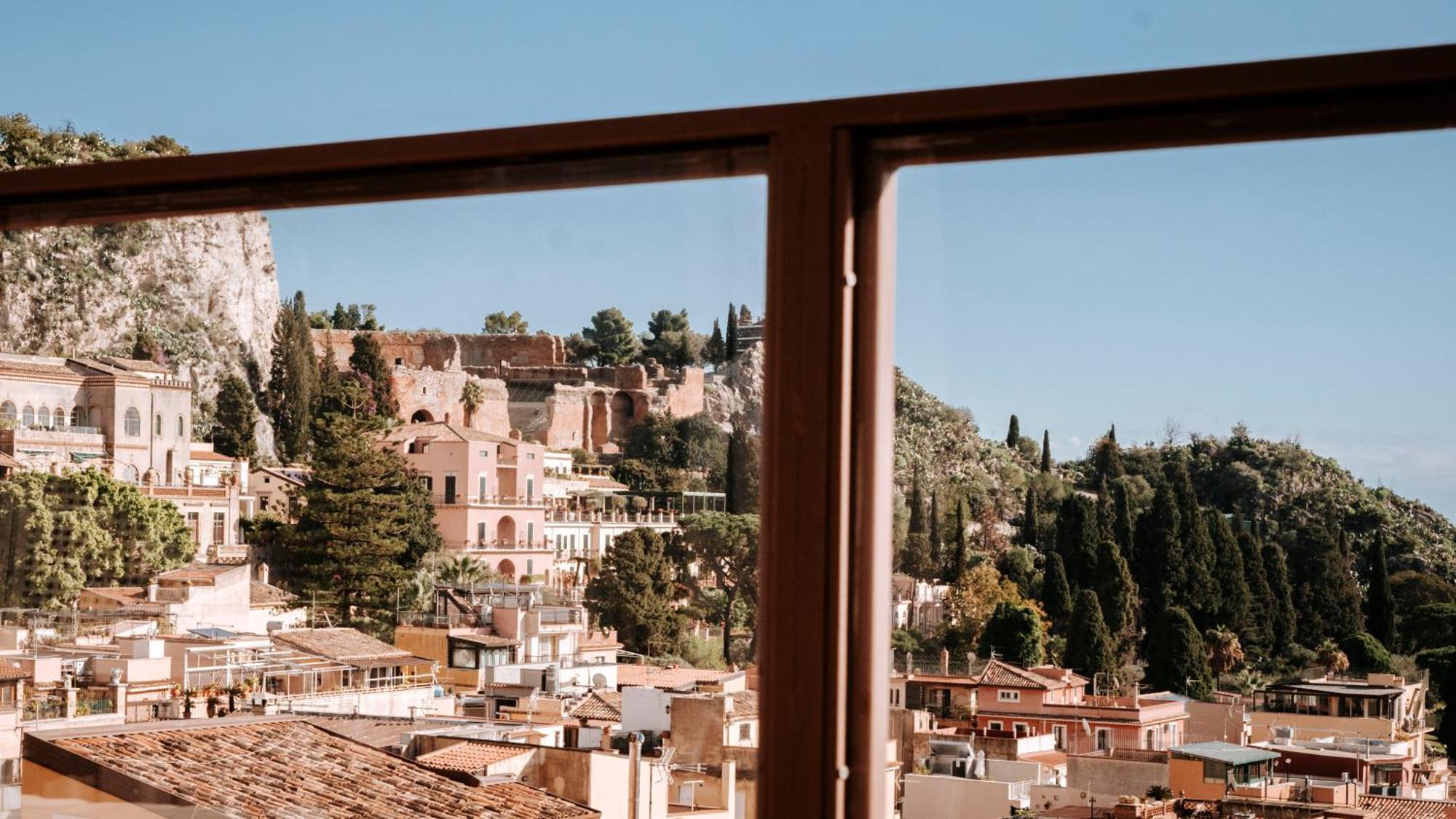 Palazzo Di Ferro * Taormina