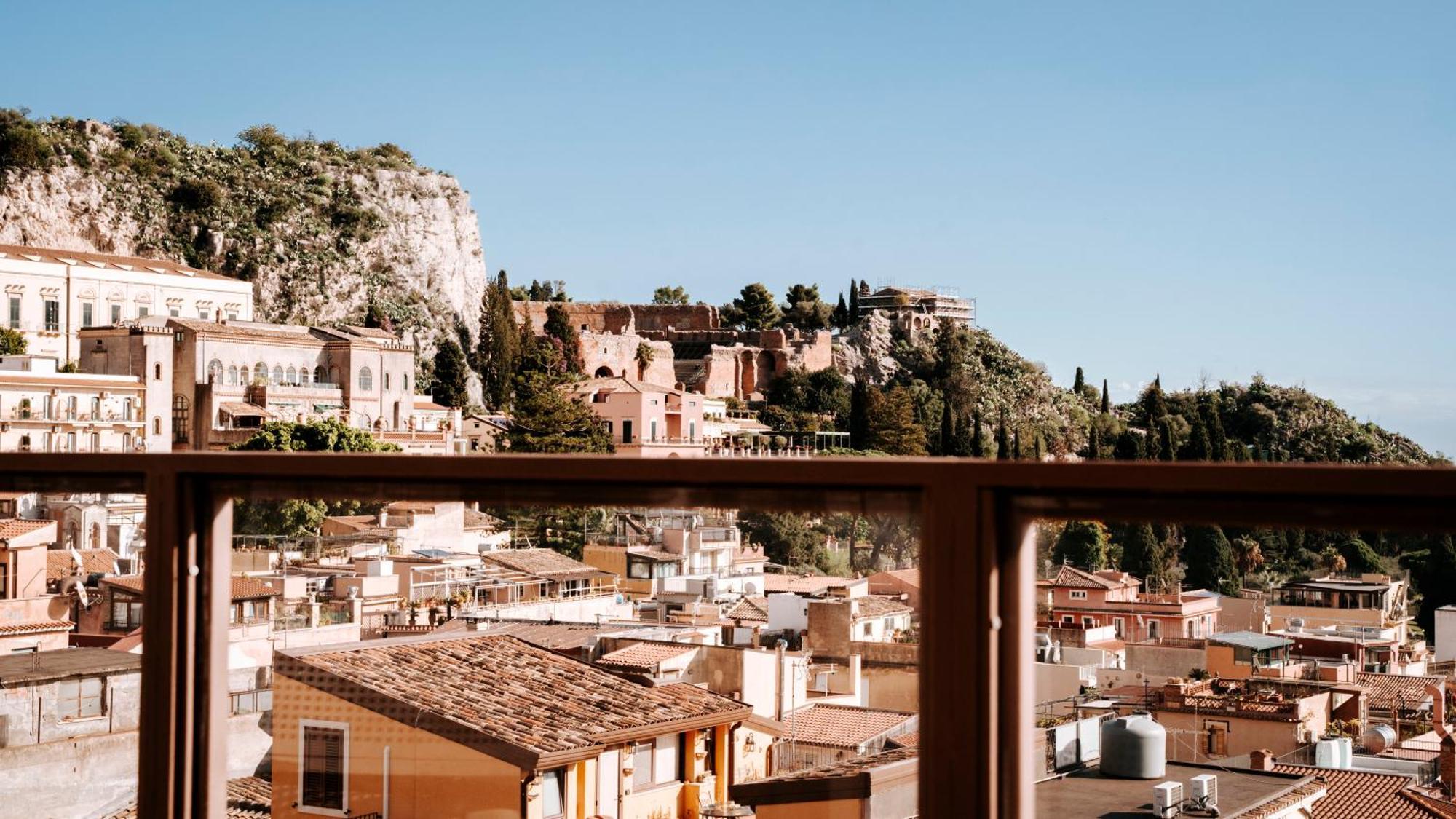 Palazzo Di Ferro * Taormina