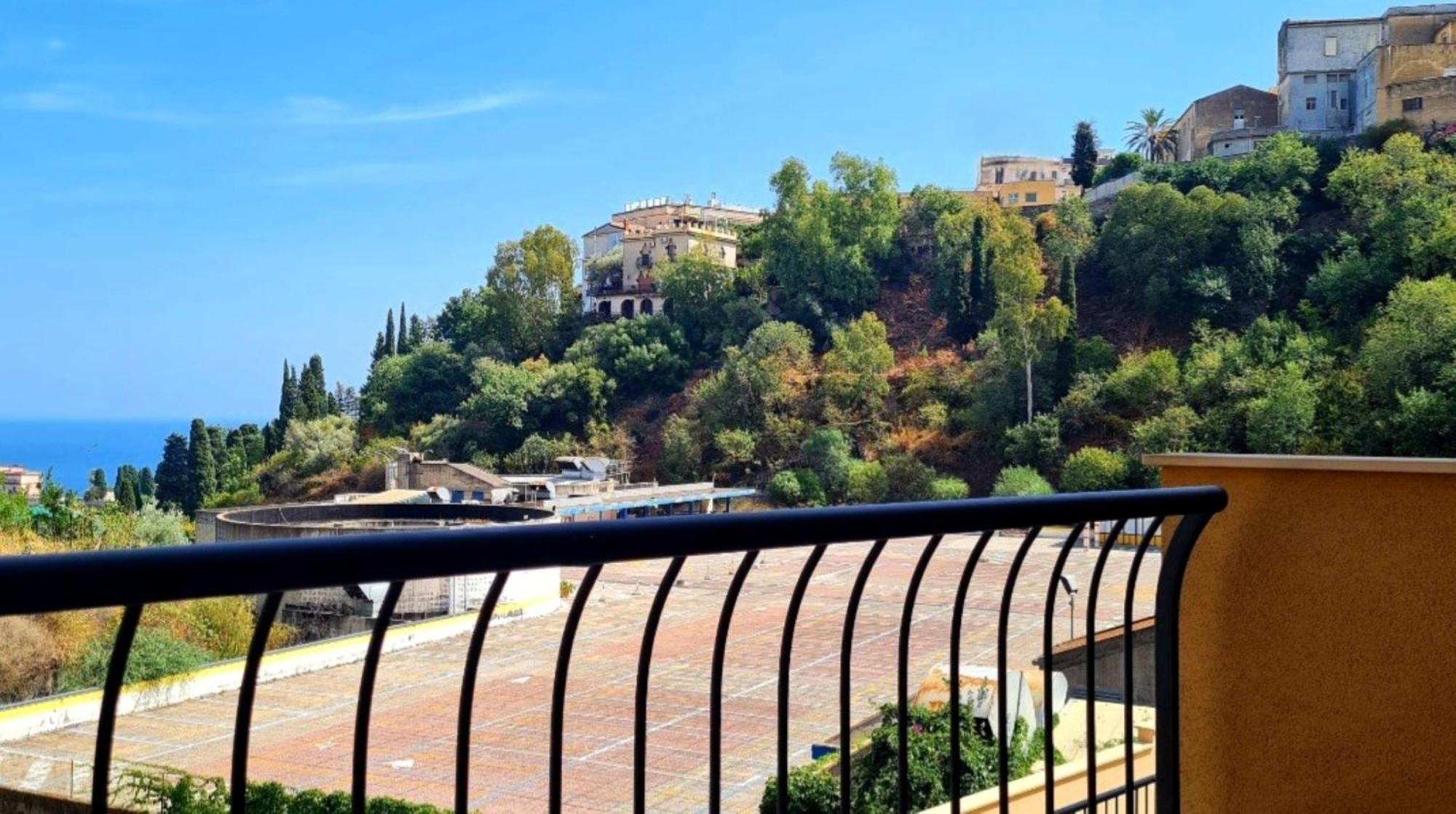 Mediterranean Pool & Parking * Taormina