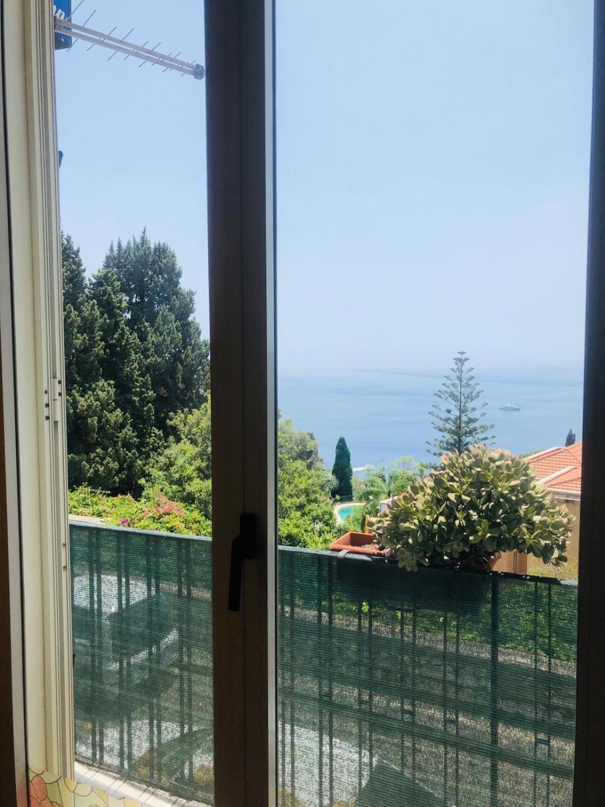 Casa Muscolino Con Vista Mare E Su L'etna *