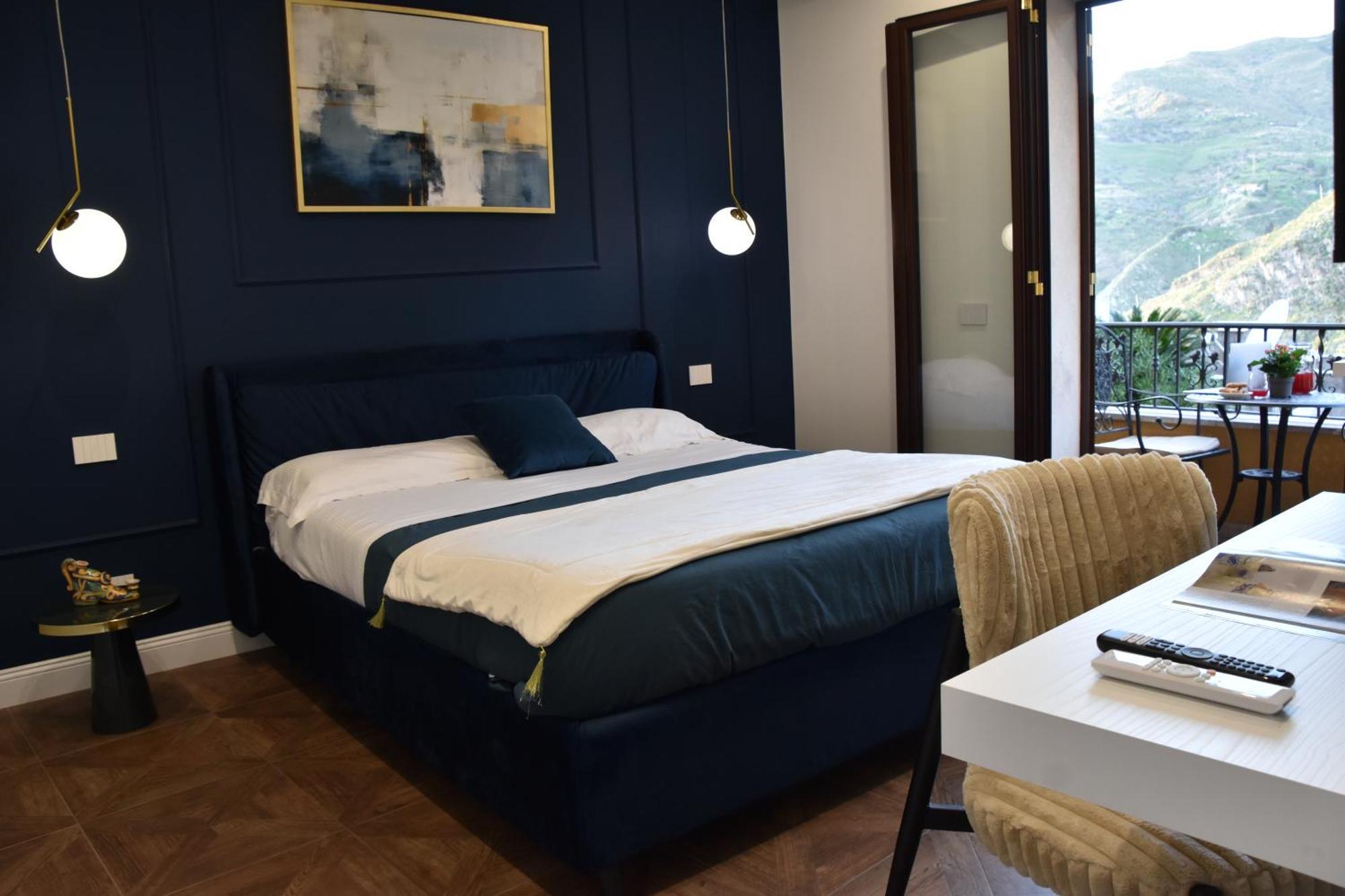 Gloden House Taormina