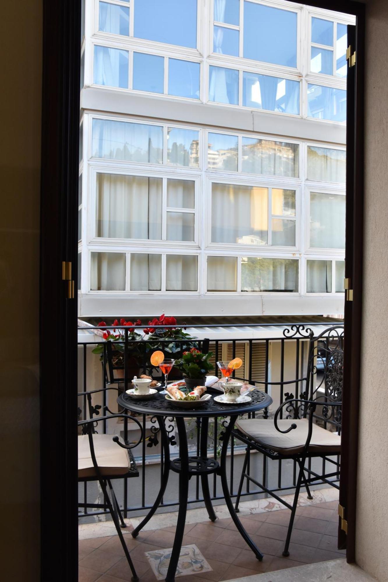 Gloden House Apartment