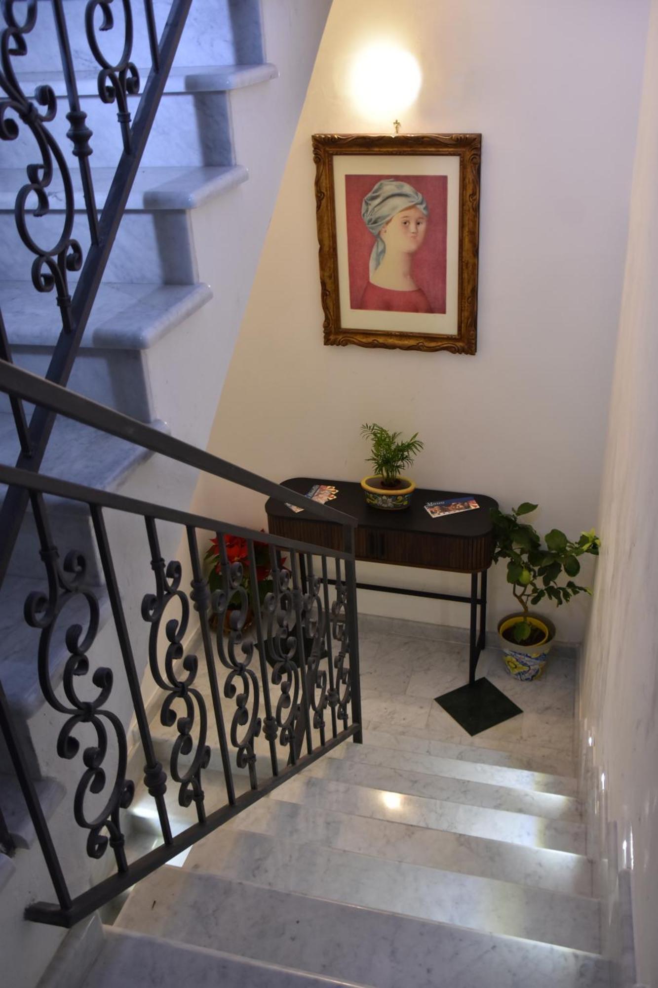 Gloden House *