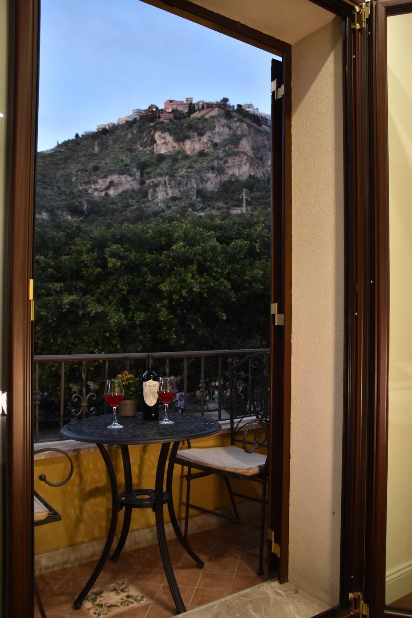 Gloden House Taormina